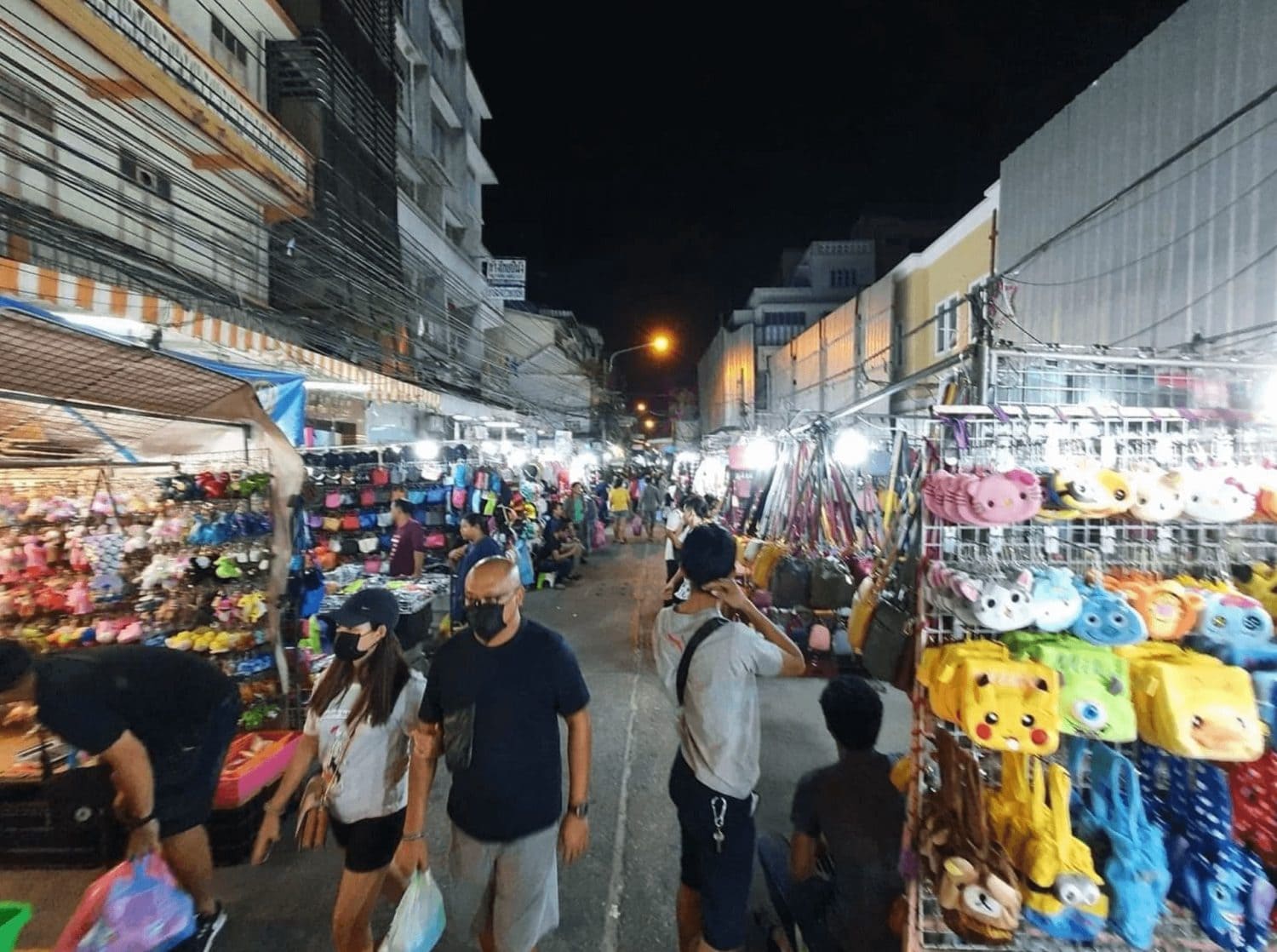 Wander the Vibrant Night Market at Sampeng